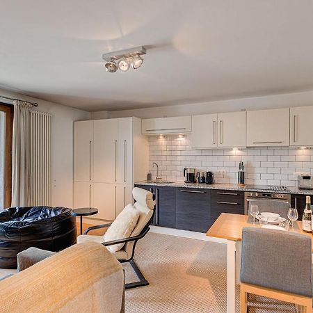 Apartment Cosmiques - Alpes Travel - Central Chamonix - Sleeps 4 מראה חיצוני תמונה