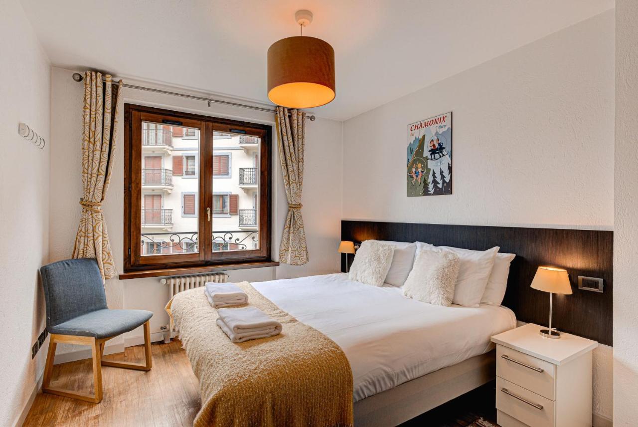 Apartment Cosmiques - Alpes Travel - Central Chamonix - Sleeps 4 מראה חיצוני תמונה