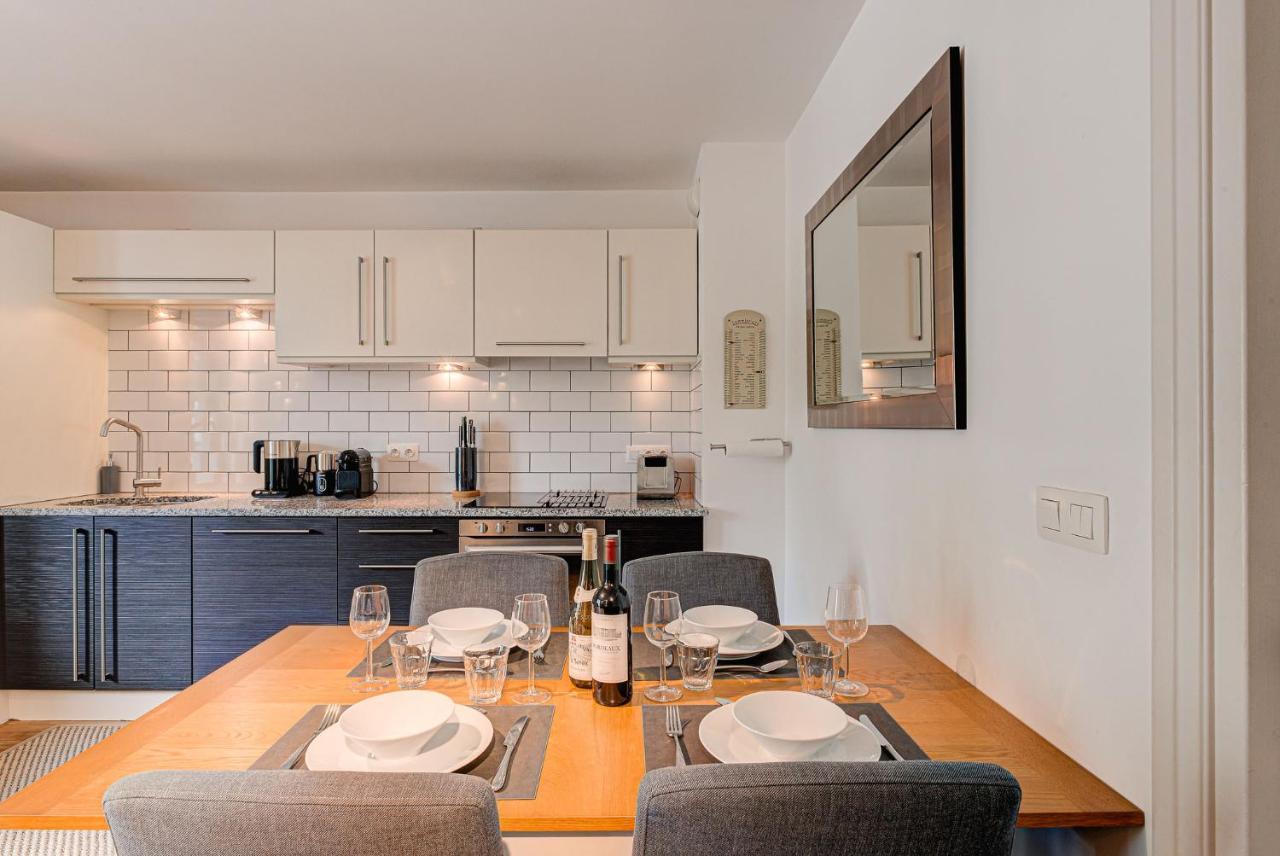 Apartment Cosmiques - Alpes Travel - Central Chamonix - Sleeps 4 מראה חיצוני תמונה