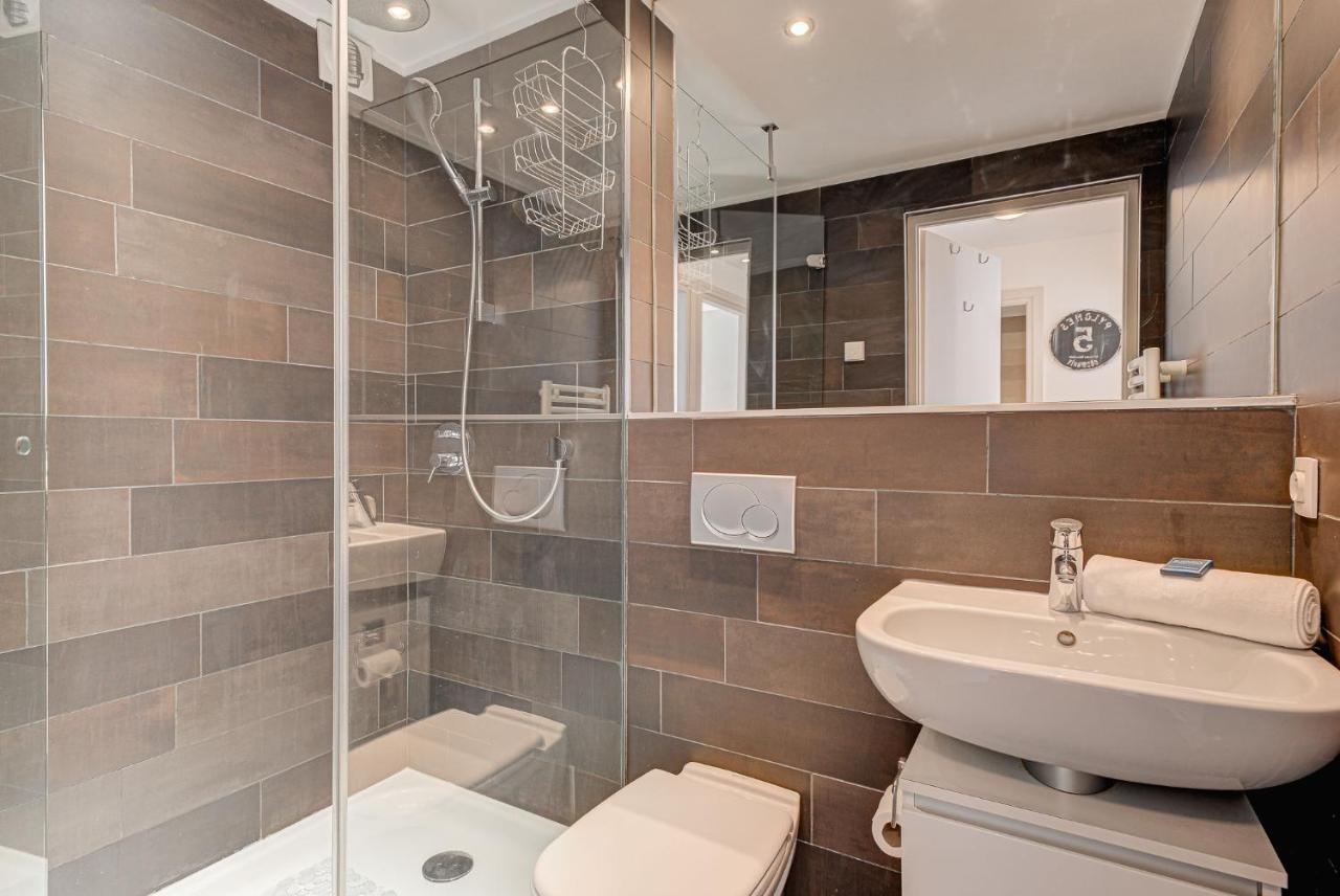 Apartment Cosmiques - Alpes Travel - Central Chamonix - Sleeps 4 מראה חיצוני תמונה