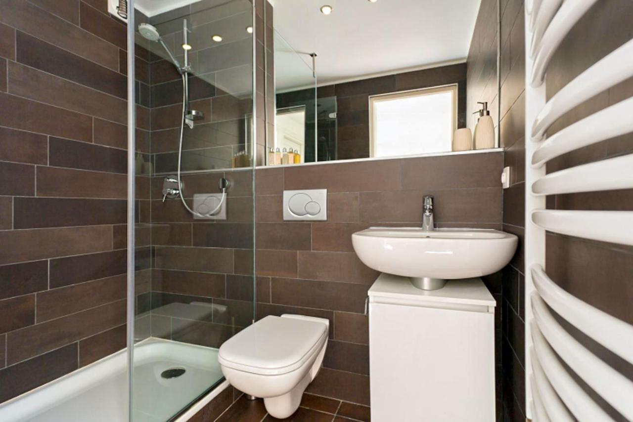 Apartment Cosmiques - Alpes Travel - Central Chamonix - Sleeps 4 מראה חיצוני תמונה