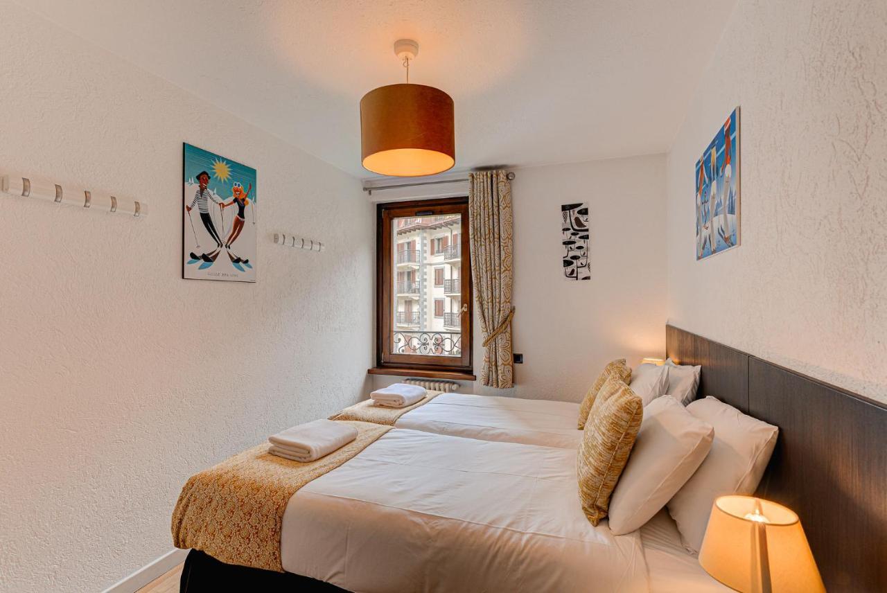 Apartment Cosmiques - Alpes Travel - Central Chamonix - Sleeps 4 מראה חיצוני תמונה